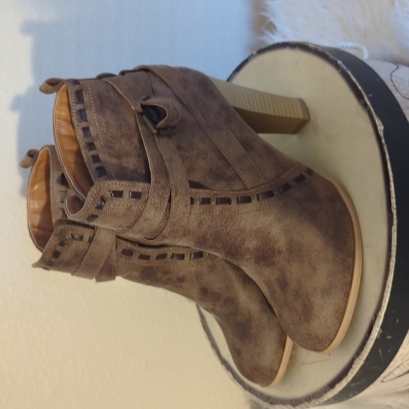 VENUS Shoes - Venus Stay Fashion Forward with Our Ankle Boots Stiletto Heels!